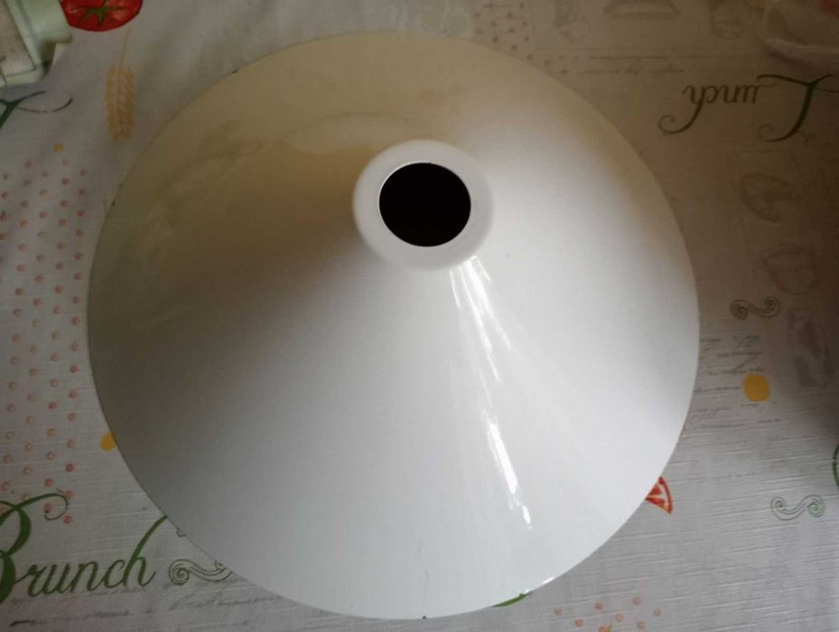 Sprzedam klosze białe blaszane