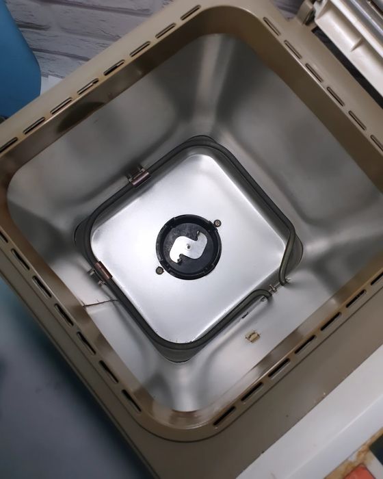 Хлібопіч LG HB-202CE