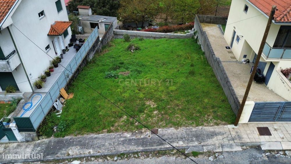 Terreno Urbano com 319 m2 em Fonte Arcada