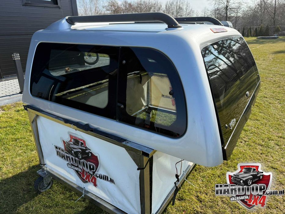 Zabudowa Paki Nissan Navara D40 SNUGTOP Hardtop Pick-Up
