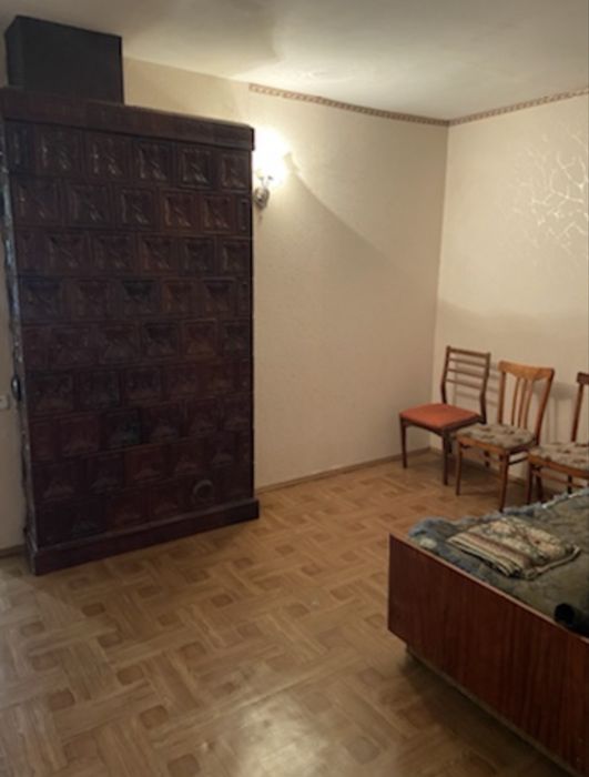 Продам будинок біля траси з великою ділянкою та лісо