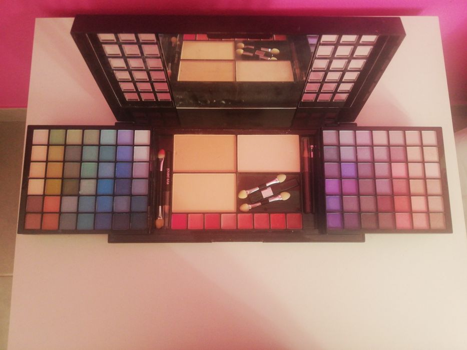 Paleta de maquilhagem64551681235458120