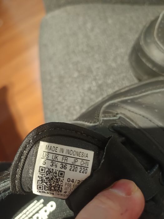 Adidas forum bold