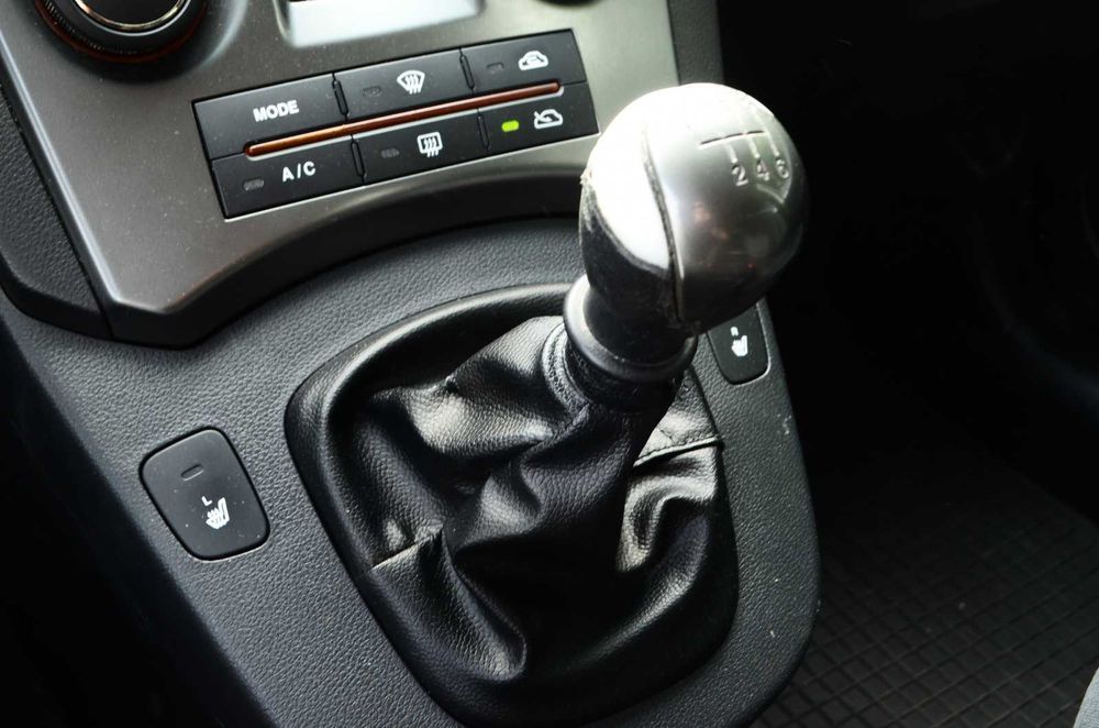 Kia Carens Дизель 2011
