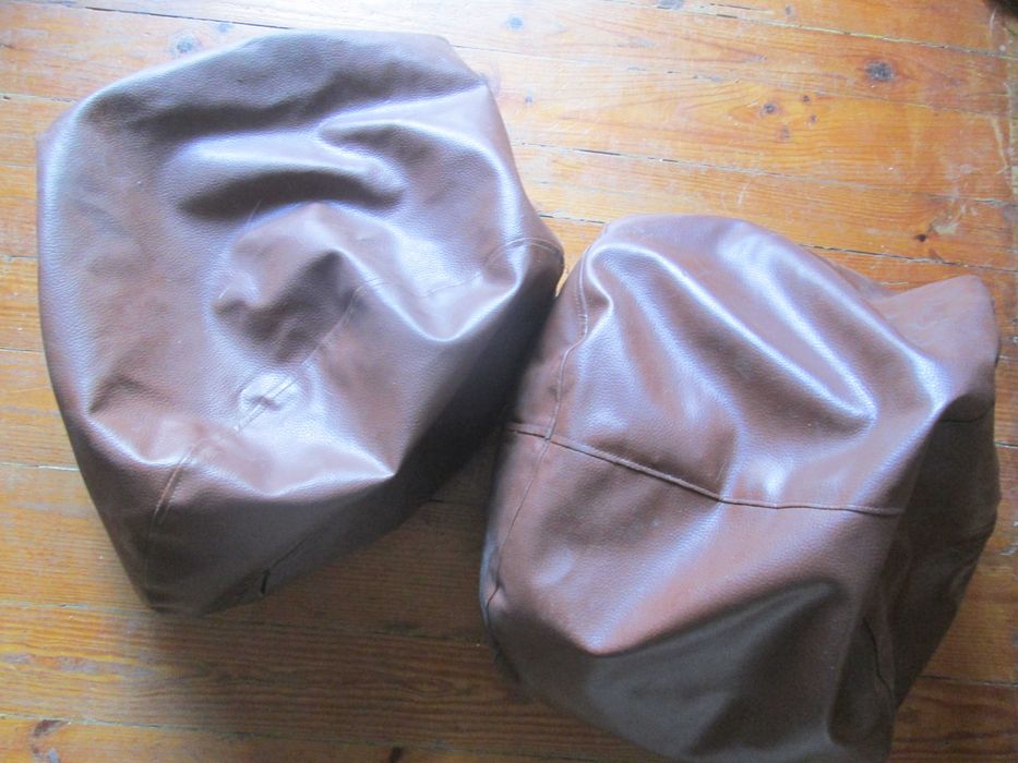 PUFs castanhos em excelente estado