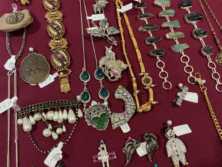 Broches pendentes fios colares anéis prata 925