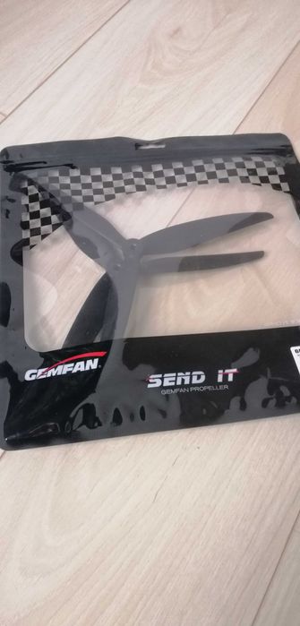 Продам пропеллеры GemFan 1050 - 3