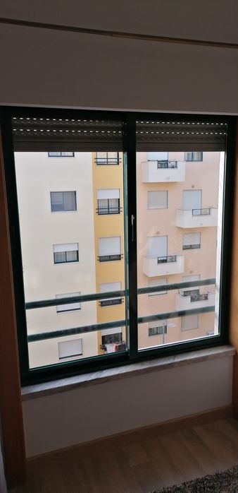 4 Janelas duplas em verde. Sem os caixilhos