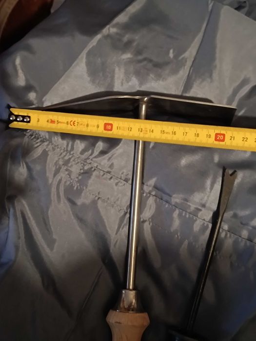 Ancinho e Chave para plantas e agricultura