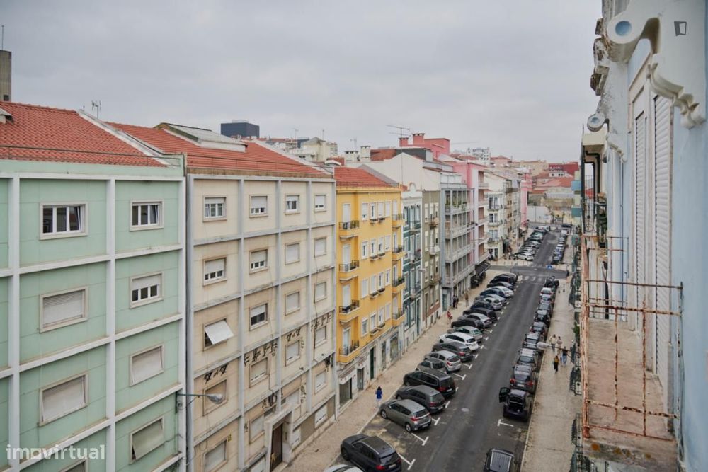 Quarto - localizado em Arroios Lisbon