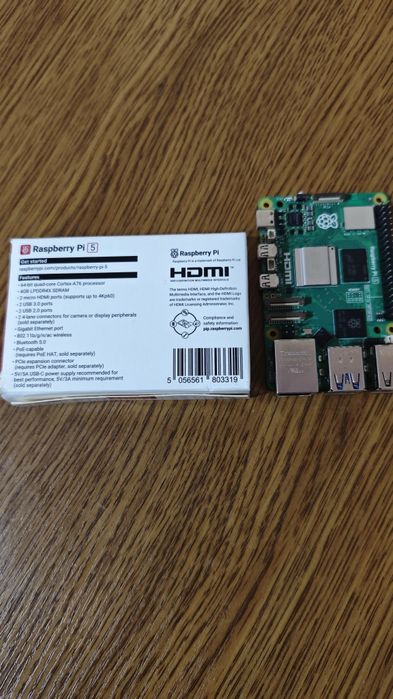 мікрокомп'ютер Raspberry Pi 5 з 4 ГБ оперативної пам'яті.
