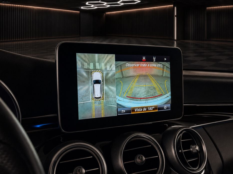 Mercedes-Benz C250d AMG Pack Night (329€ mes)