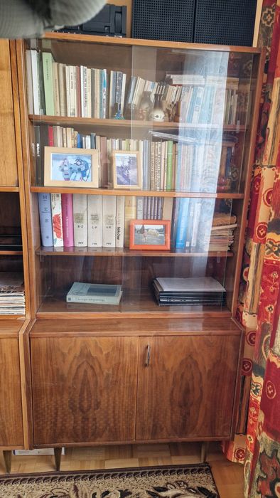 Szafka z witryną PRL