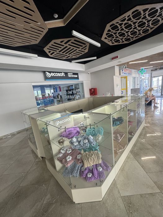 Продаж комерції у ТЦ Київський, Височана, Містечко Центральне