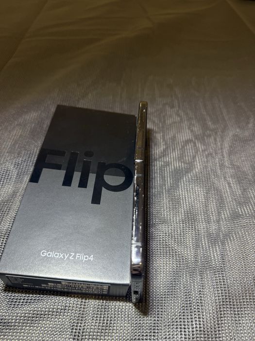 Samsung z flip 4 128 gb