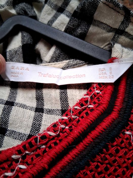 Calça Mango,com blusa Zara.