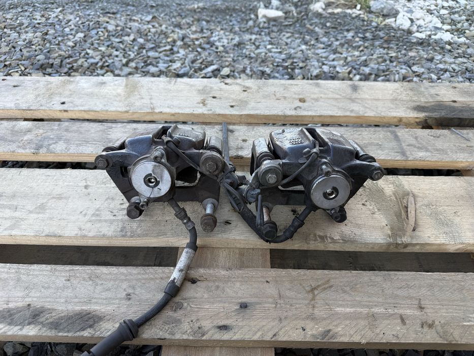 Porsche Macan 95B zaciski tyl