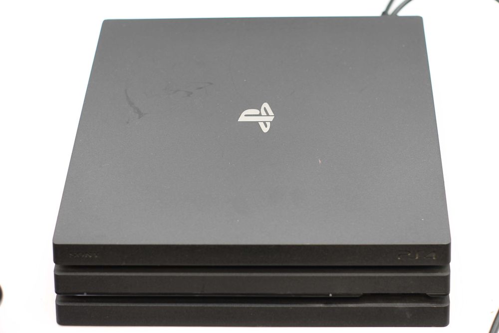 Zestaw Sony PlayStation 4 Pro + FIFA 23 + Oryginalny Pad