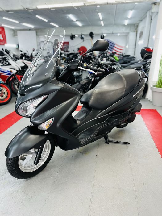 скутер Suzuki Burgman 200 в оригіналі тільки з Японії є доставка
