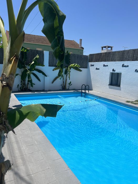 [LER ANÚNCIO] Aluga-se espaço para festas e eventos com piscina