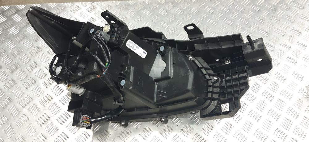 Фара ліва/права нова для Mazda CX-9 2016+