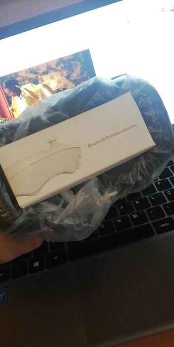 Virtual reality glasses + wireless controller64861601027714122