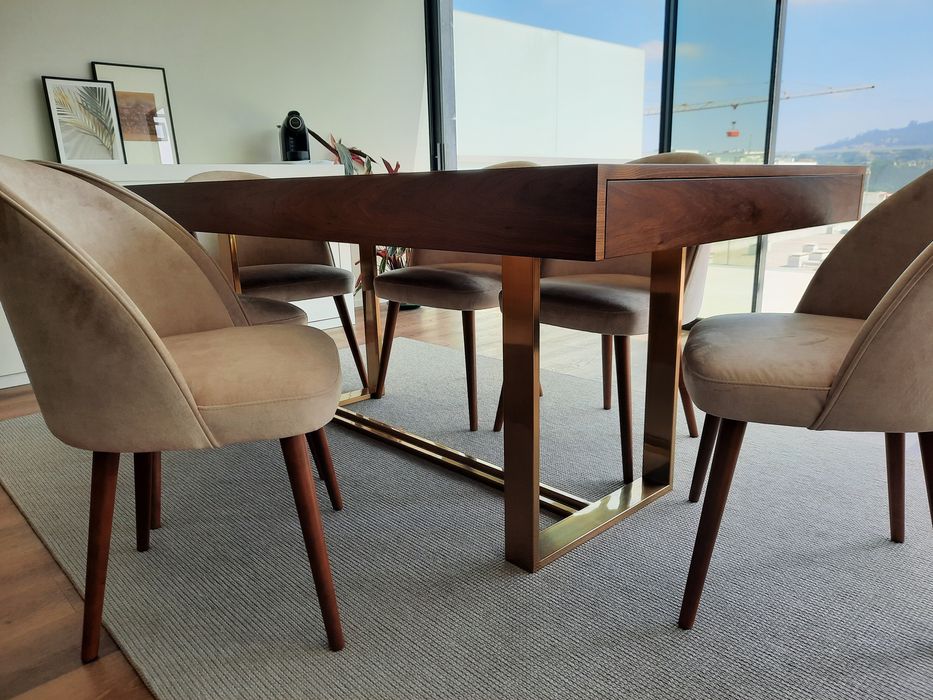 Mesa Jantar Nogueira + Base Inox Dourado - Extensível