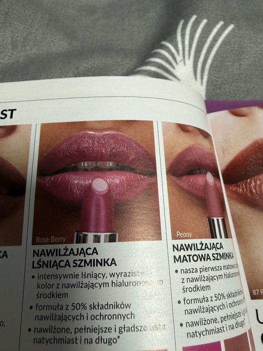 Pomadka ultraśniąca Avon