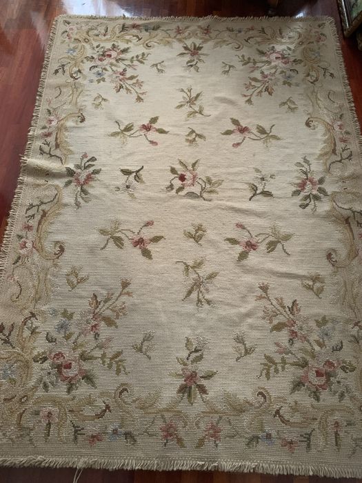 Carpete arroiolos - 1,40 x 2,00m - usado em bom estado