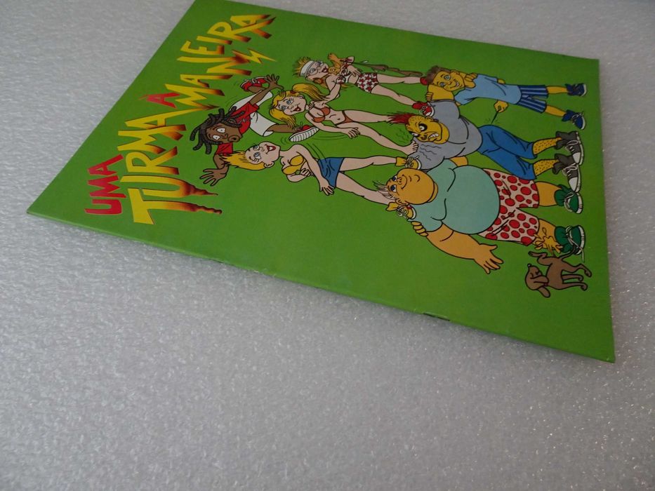 Caderneta de cromos vazia Uma Turma à Maneira --