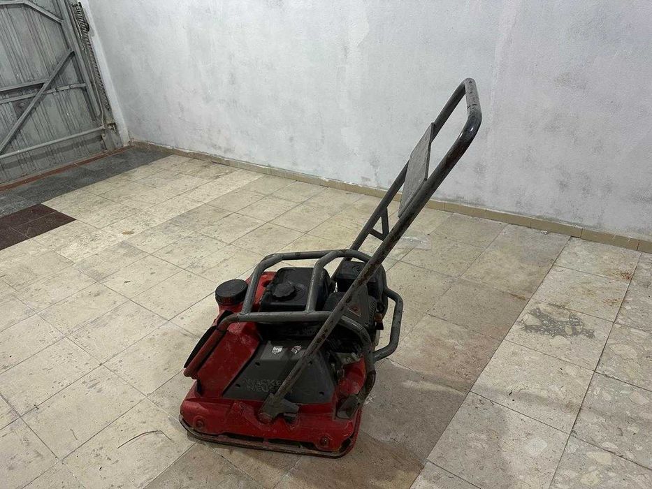 Placa compactadora 90kg Aluguer