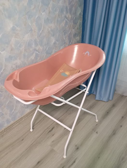 Ванночка для купання з підставкою