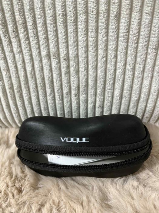 Etui na okulary Vogue czarne