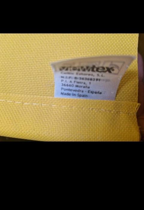 Estore de rolo amarelo