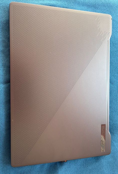 Laptop gamingowy Asus ROG Zephyrus G14 Bardzo mało użytkowany