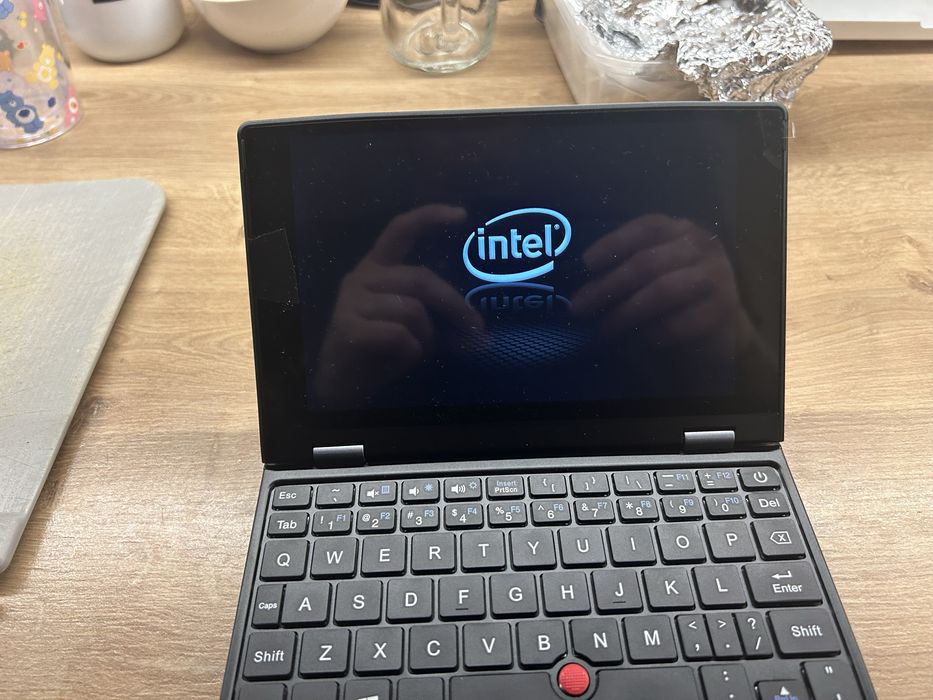 Mini Pc Nowy z folia na wyswietlaczu