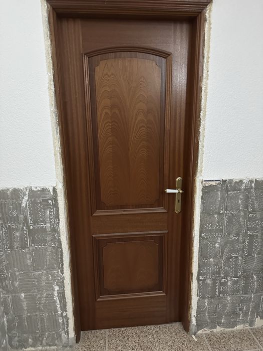 Portas interiores em mogno