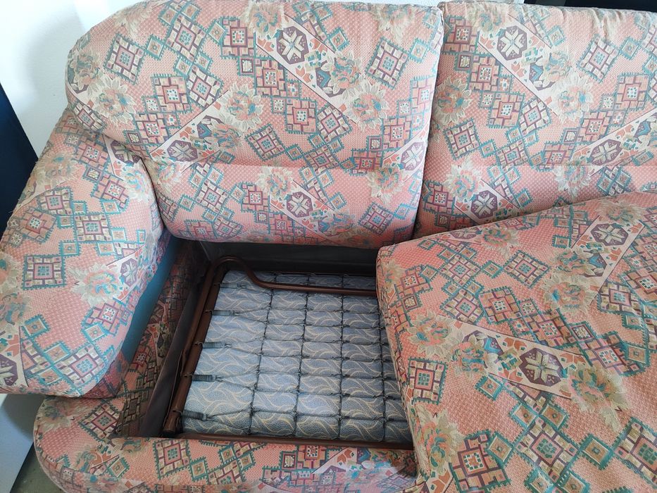 Sofá de 2 lugares usado. Sofá cama