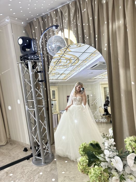 Весільна сукня біла