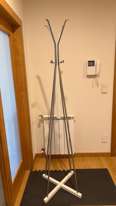 Bengaleiro IKEA Tjusig branco