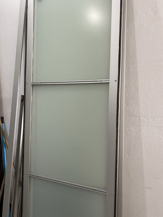 Roupeiro desmontado2 portas de correr vidro, altura 2,60, largura 1,50