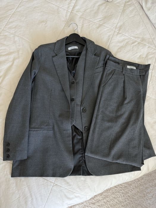 Серый костюм-тройка Leman женский