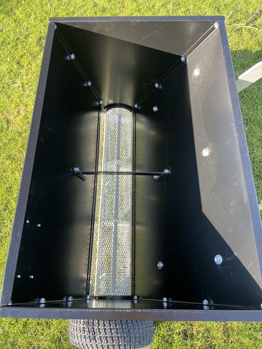 Posypywarka GRAZO SandMaster - piaskowanie trawnika