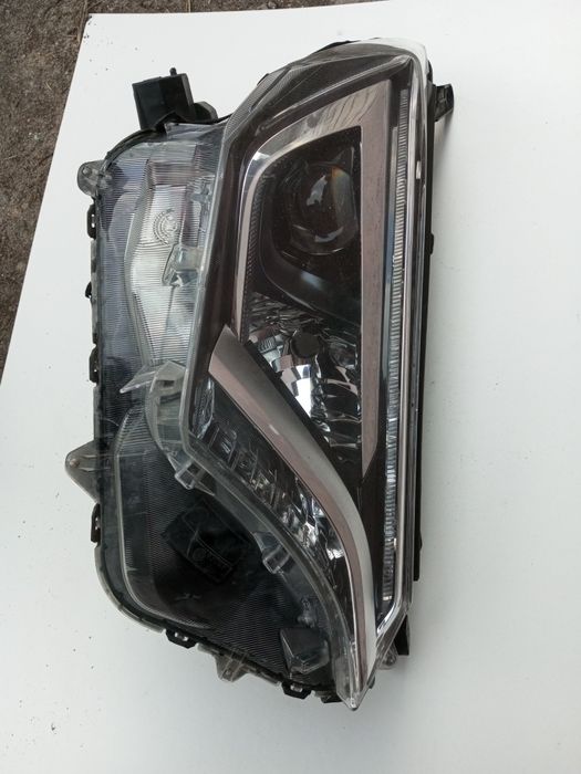 Оригінал фара права, рав4