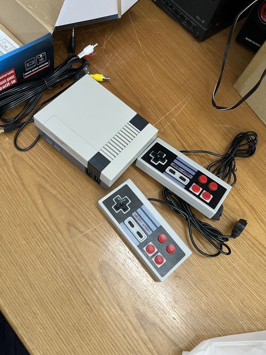 Mini consola com 620 jogos retro