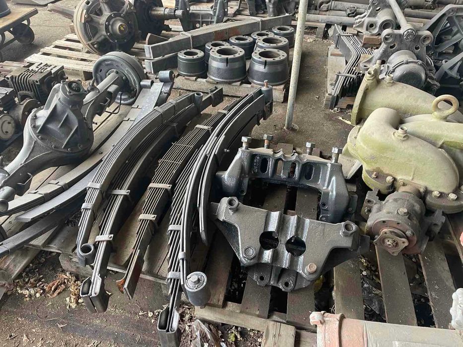 Продам кронштейн крепления оси балансира ( левый, правый ) КамАЗ 5320.