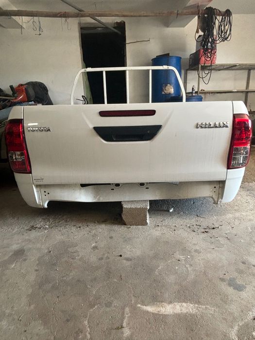 Caixa metálica Toyota Hilux 2015