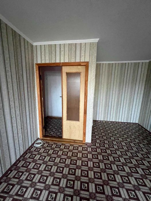 1к квартира, 37 кв.м,9/10,гарне розташування,будинок з цегли,не кутова