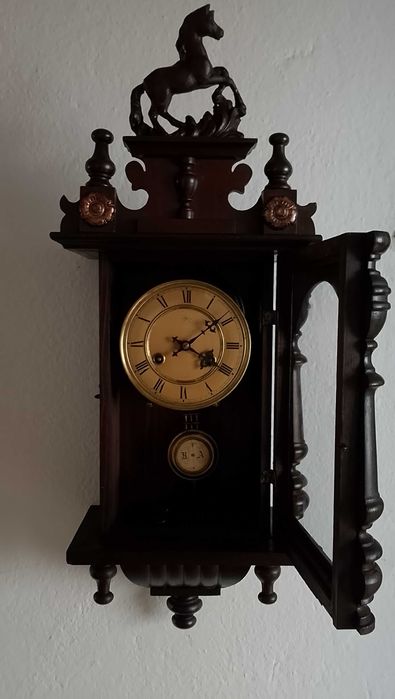 V E N D O Relógio de Parede antigo marca: JUNGHANS