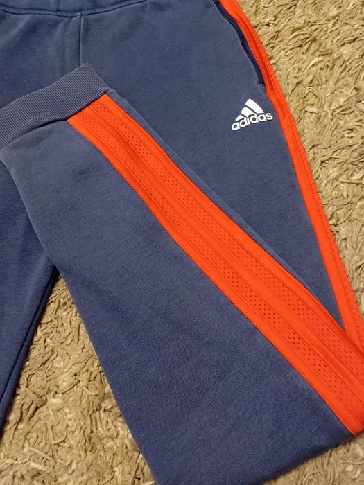 Спортивные штаны adidas Originals на девочку